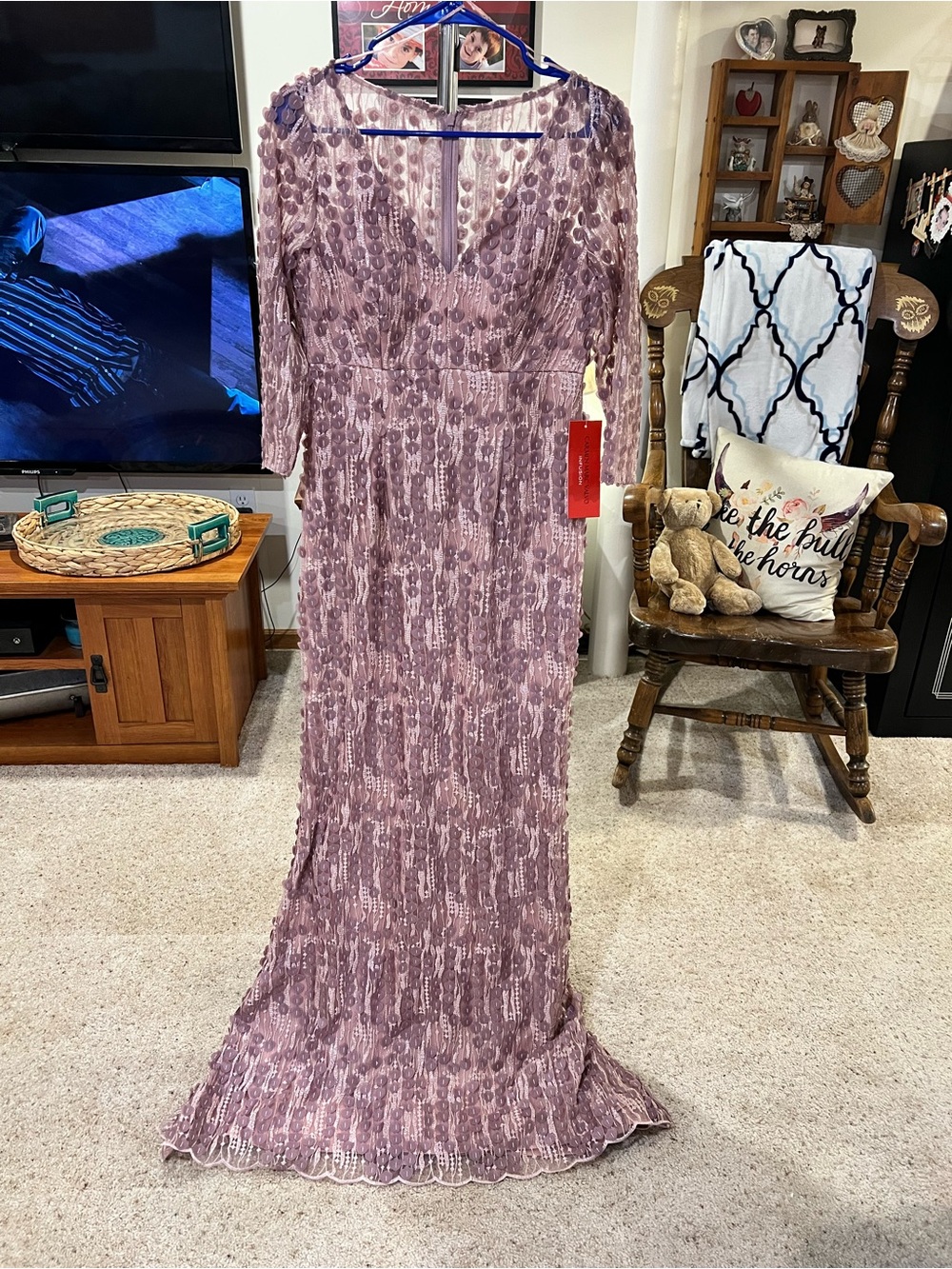 NWT Carmen Marc Valvo Dusty Mauve Lace Maxi Gown
